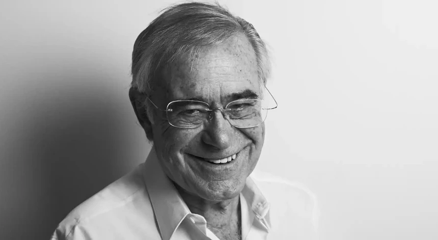 Faleceu o jornalista e escritor Mário Zambujal, autor da Crónica dos Bons Malandros