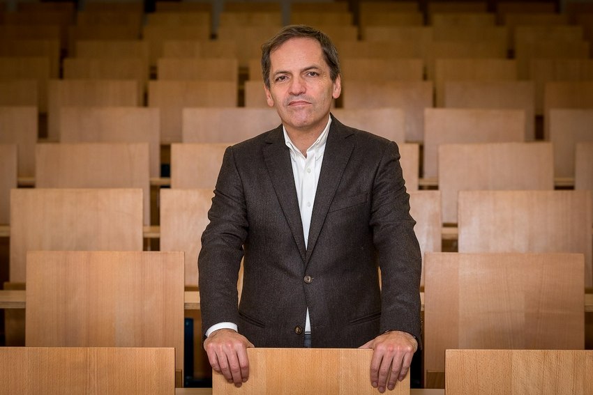 Presidente do conselho de reitores estranha que se relacione bolseiros com degradação de residências