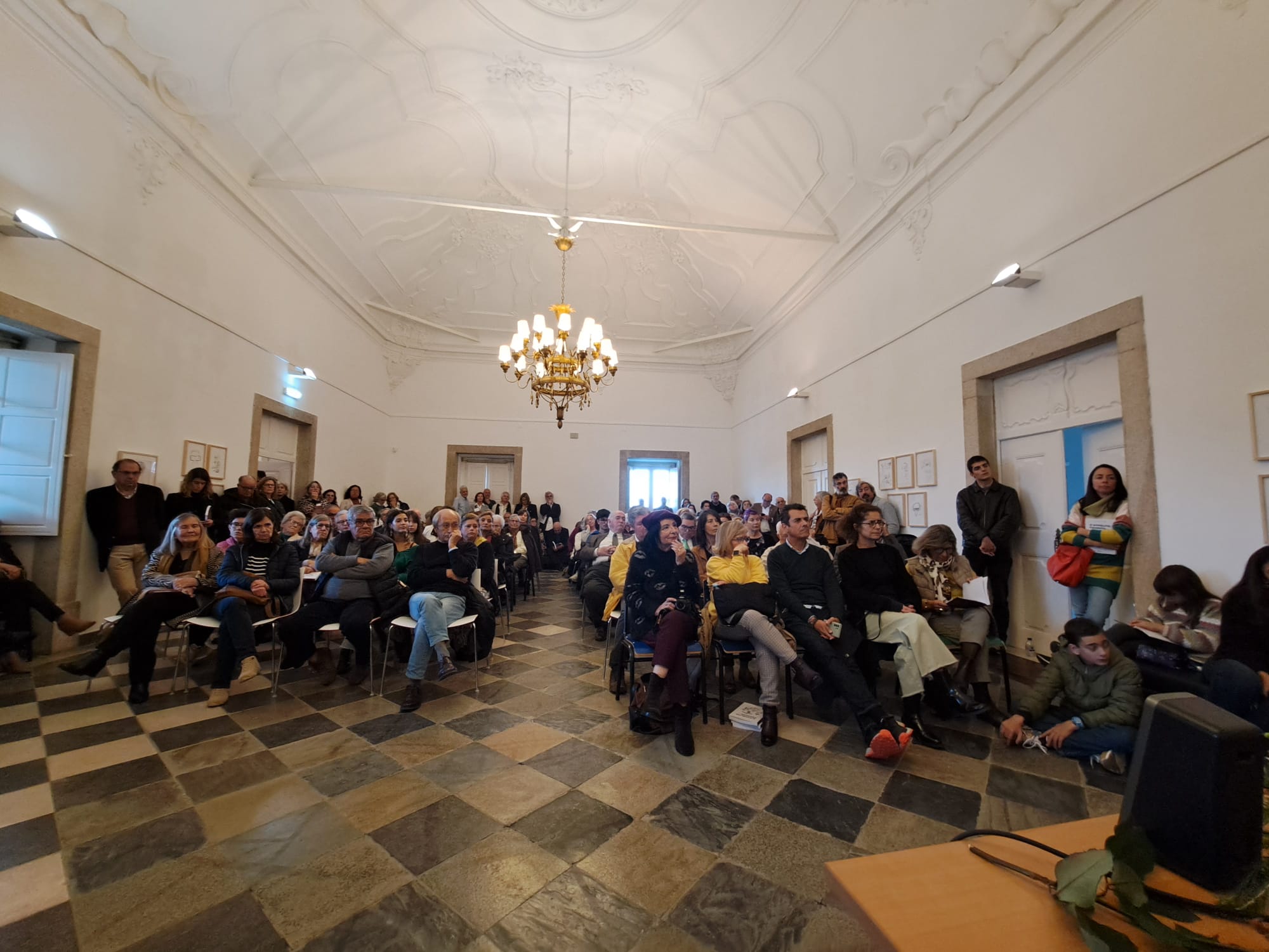 O salão nobre do Museu foi pequeno para acolher todos os participantes