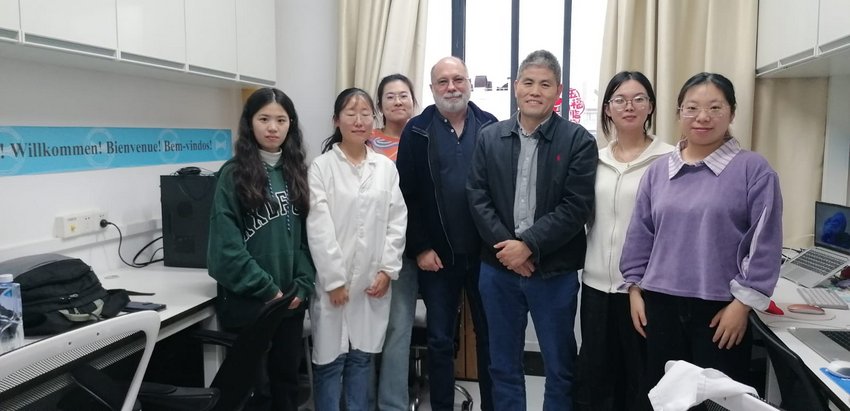 Madeira reforça com a China