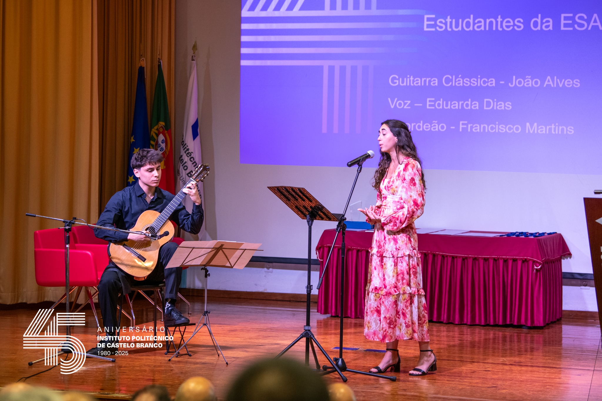 João Alves e Eduarda Dias, estudantes da Esart