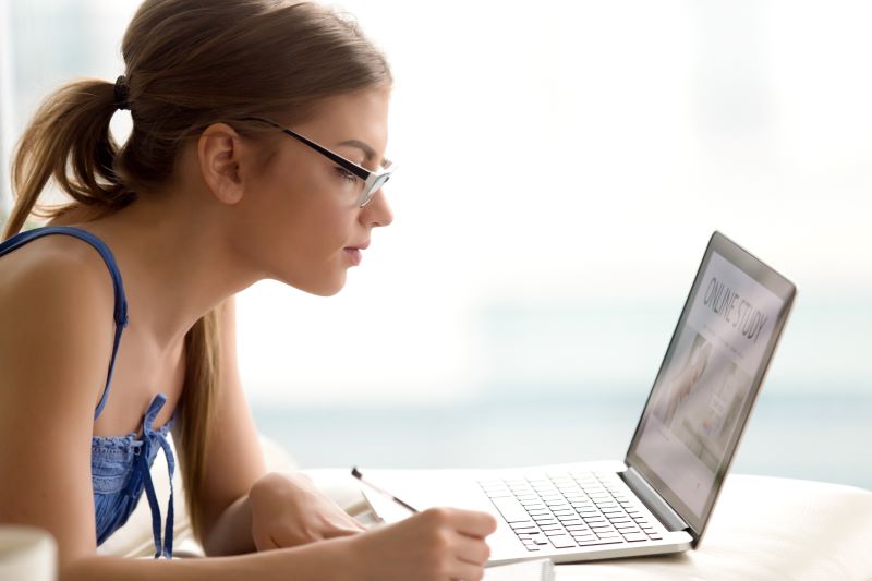Ministério da Educação autoriza contratação de informáticos para apoio a provas em formato digital