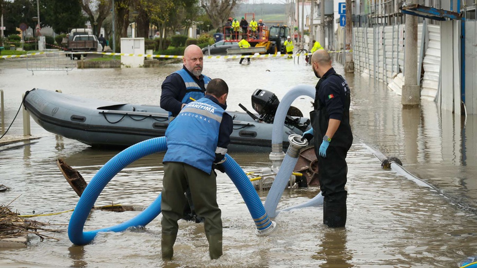 Fundação Santander Portugal reforça parcerias com instituições das regiões afetadas pelo Kristin