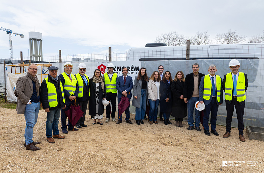 Politécnico de Lisboa: Está colocada a primeira pedra da nova residência ISEL Carbono Zero