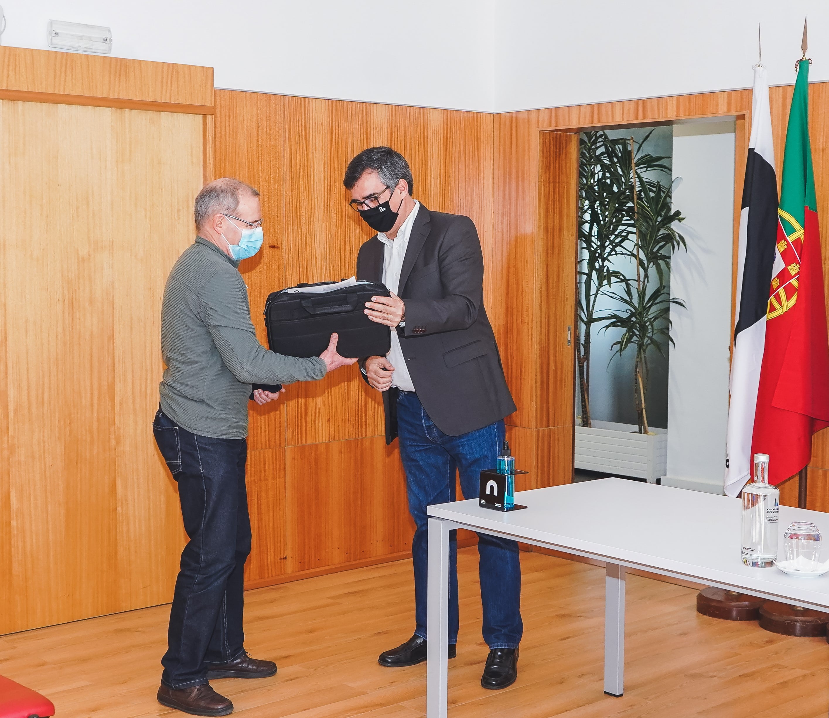 Politécnico de Coimbra entrega computadores