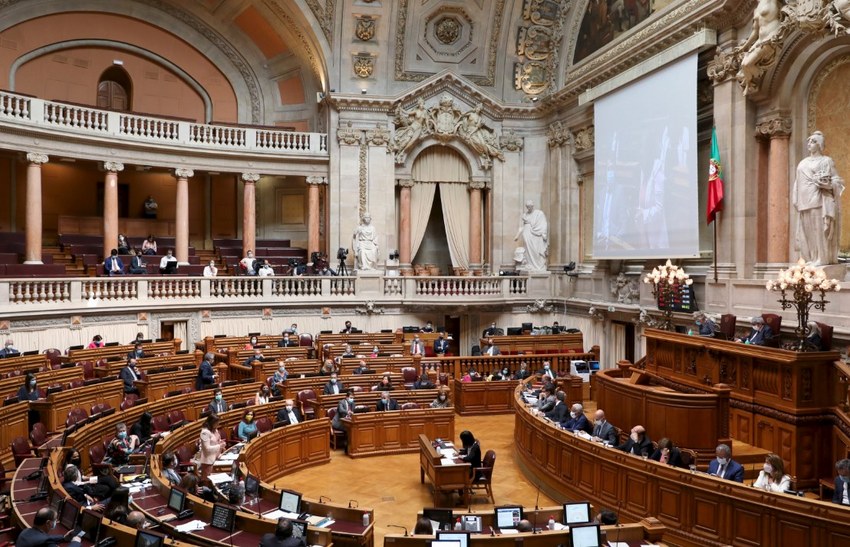 Partidos chamam ministro e reitor ao parlamento sobre curso de Medicina no Porto