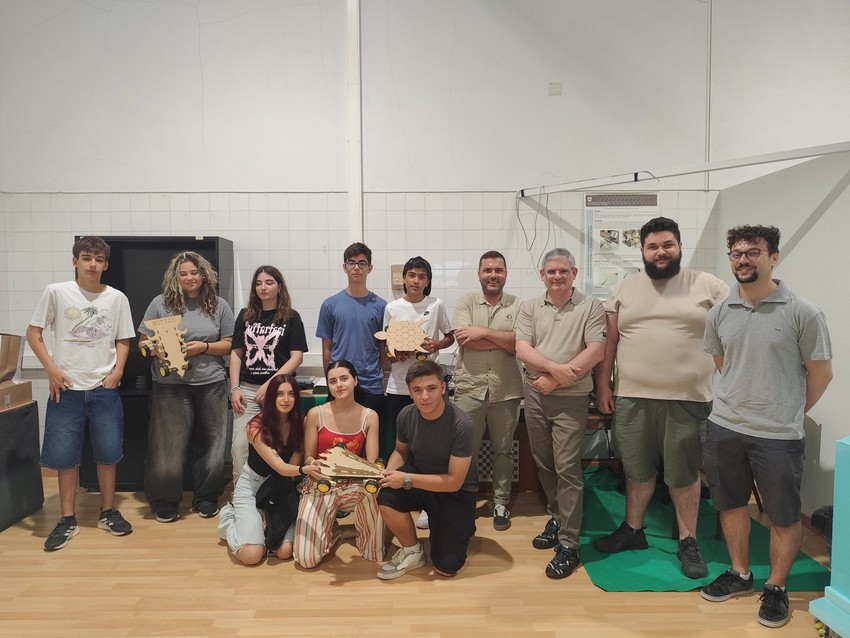 Construir robôs na EST do IPCB